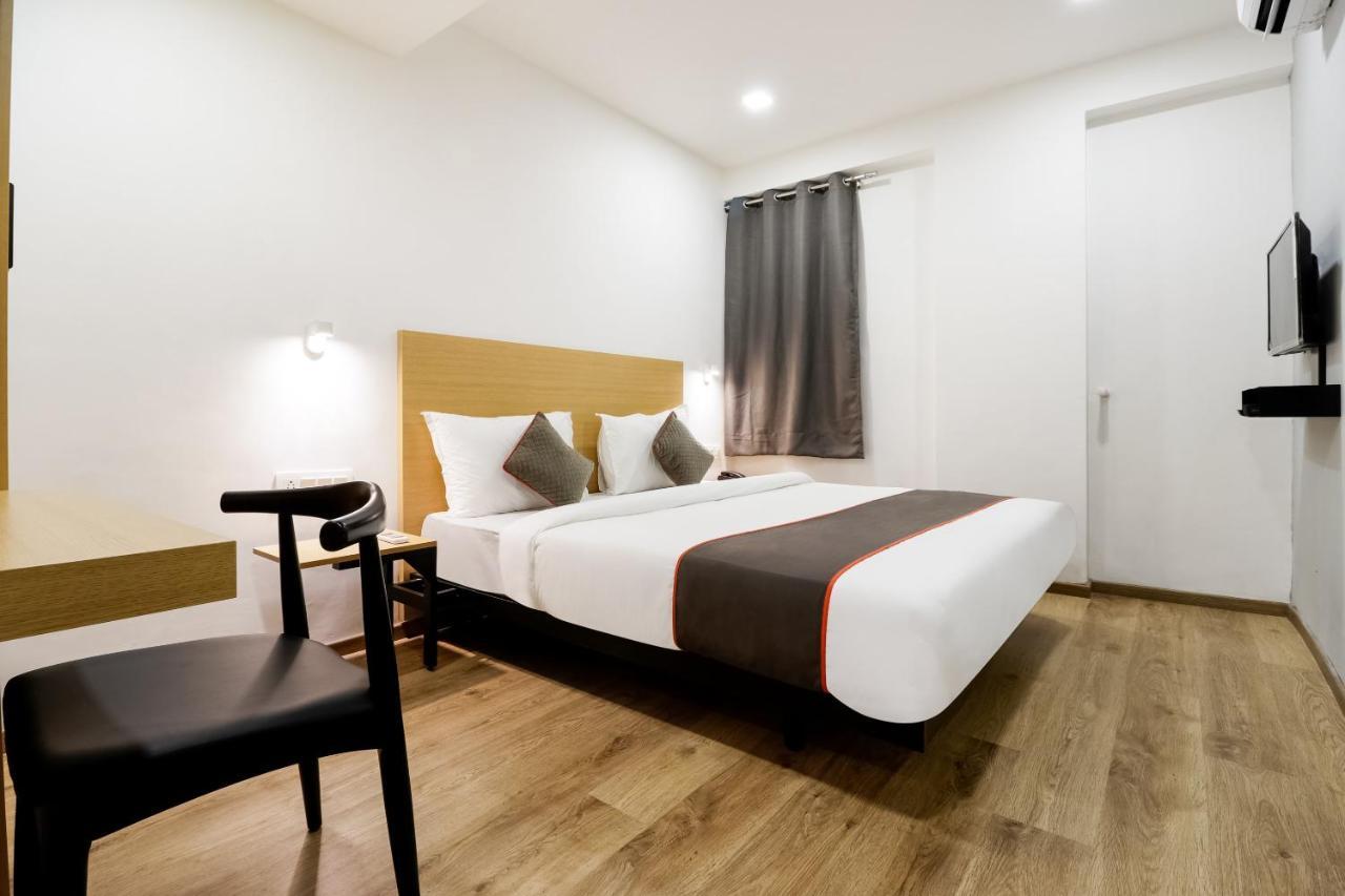 โอโย ทาวน์เฮาส์ 169 อควา คอริดอร์ Hotel Bhatha ภายนอก รูปภาพ
