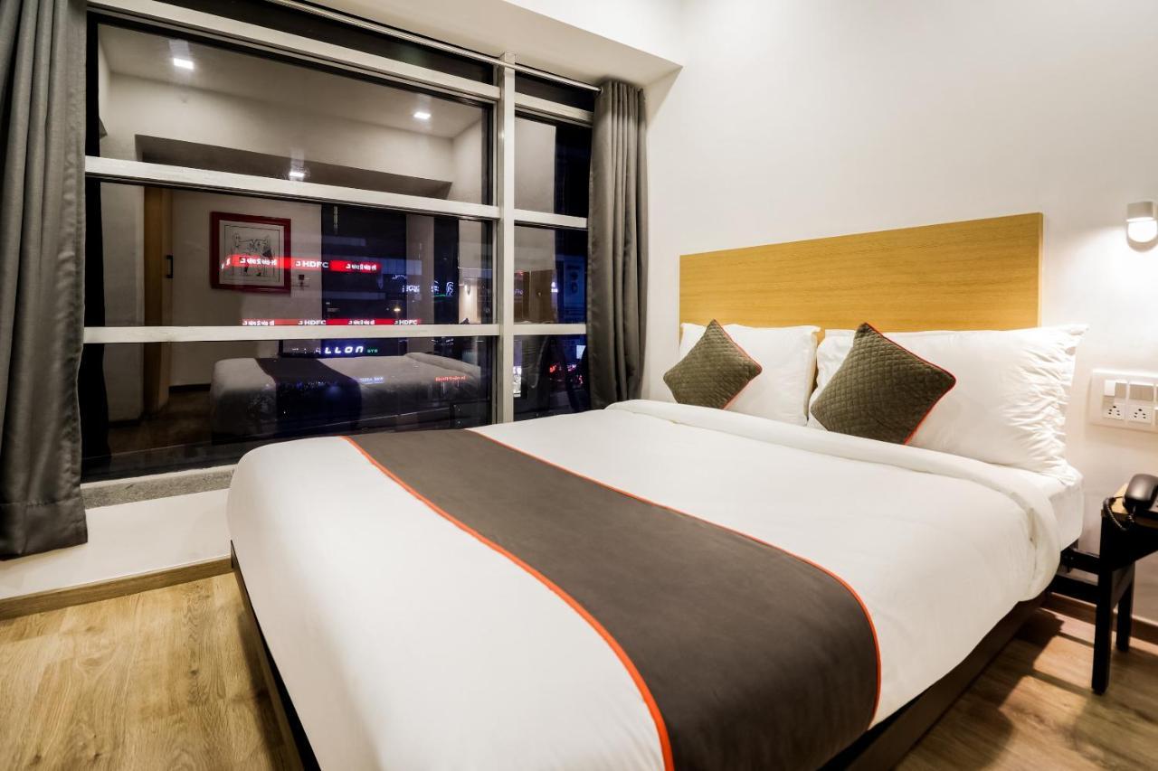 โอโย ทาวน์เฮาส์ 169 อควา คอริดอร์ Hotel Bhatha ภายนอก รูปภาพ