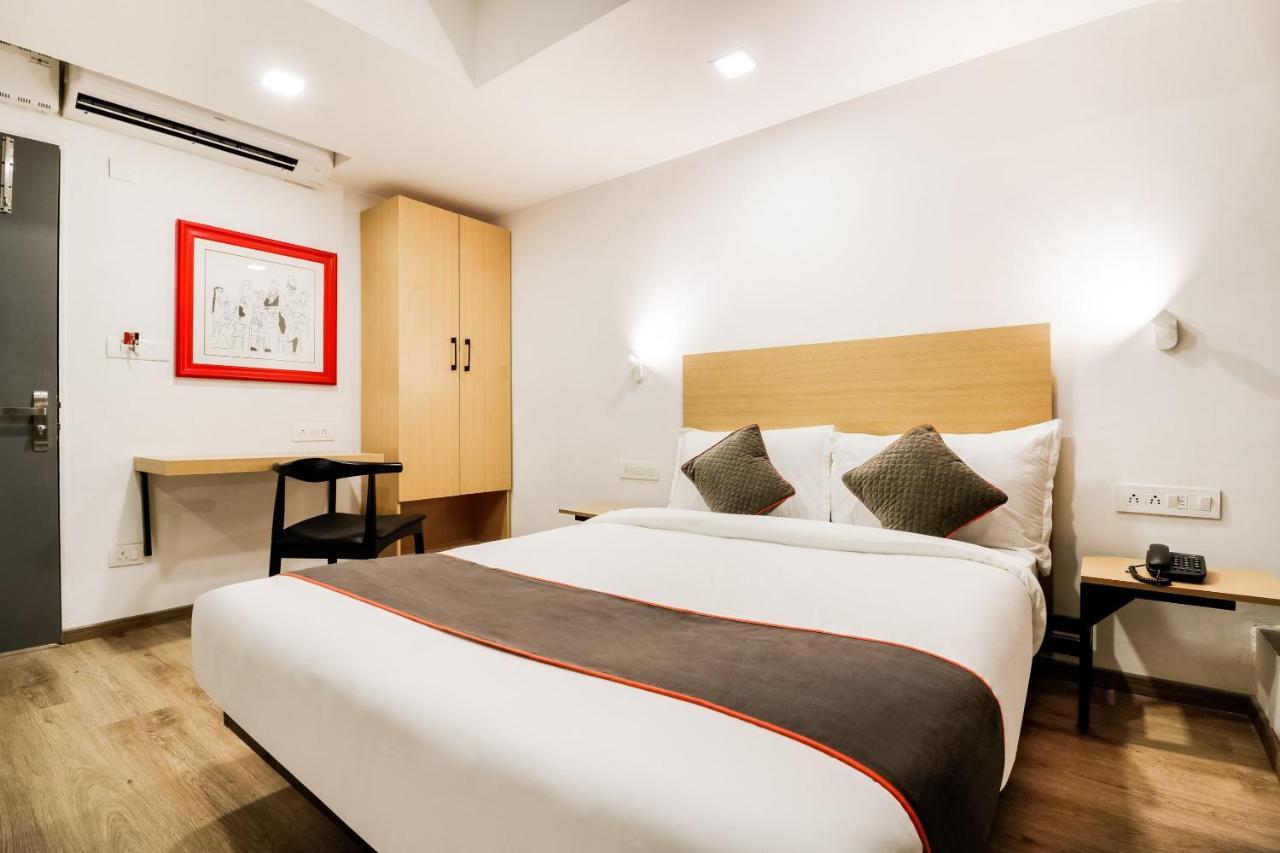 โอโย ทาวน์เฮาส์ 169 อควา คอริดอร์ Hotel Bhatha ภายนอก รูปภาพ