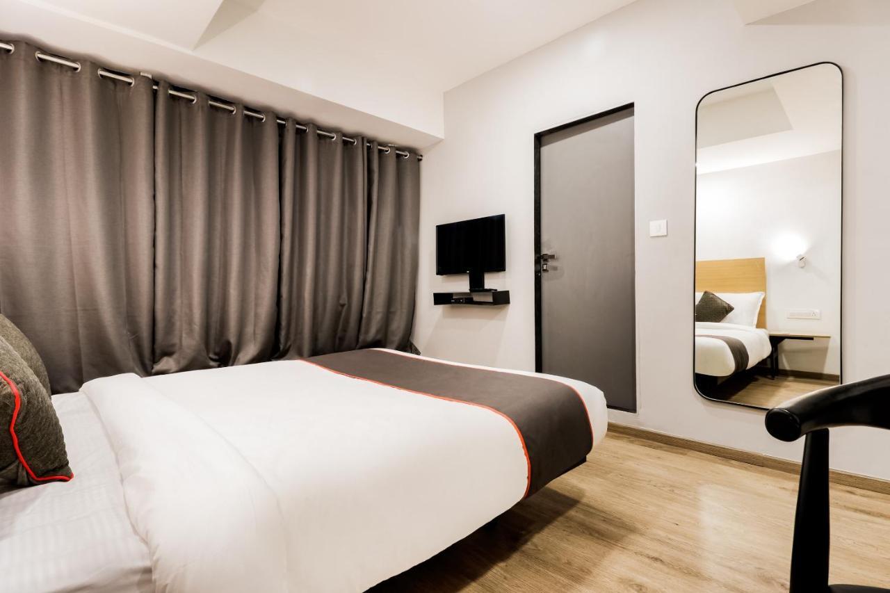 โอโย ทาวน์เฮาส์ 169 อควา คอริดอร์ Hotel Bhatha ภายนอก รูปภาพ